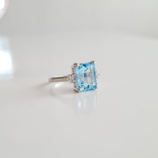 3 Stone Cocktail Ring